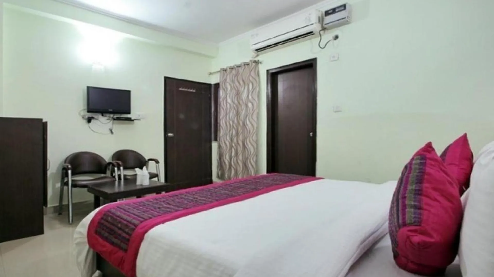 Hotel O Le Princess New Delhi India